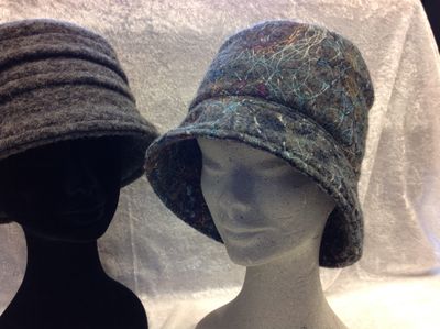 Hut mit Krempe gefüttert