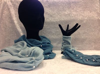 verdrehter Loop mit Perlen-Deko und die passenden Ammedysli